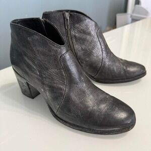 Frye Leather Zip Ankle Boots – Chunky Heel Minimalist metal gray